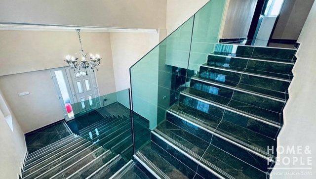Eladó családi ház, Hódmezővásárhelyen 85 M Ft, 4+1 szobás