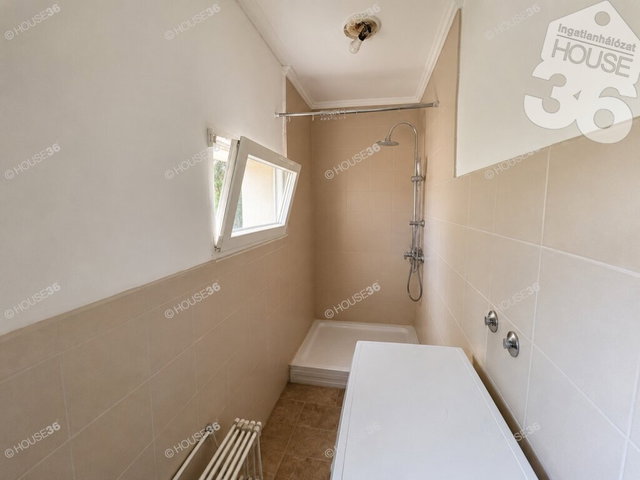 Eladó családi ház, Kecskeméten 31 M Ft, 1 szobás