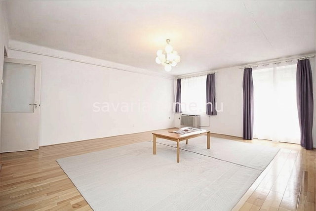 Eladó téglalakás, Szombathelyen 59.9 M Ft, 4 szobás