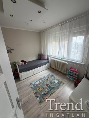 Eladó panellakás, Dunaújvárosban 38.5 M Ft, 2 szobás