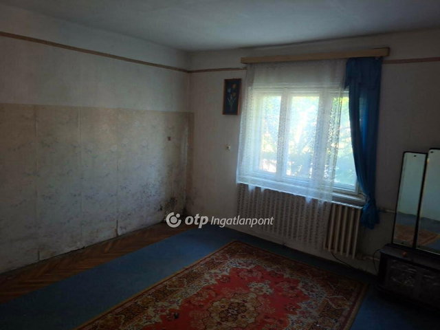 Eladó családi ház, Vámospércsen 35 M Ft, 2 szobás