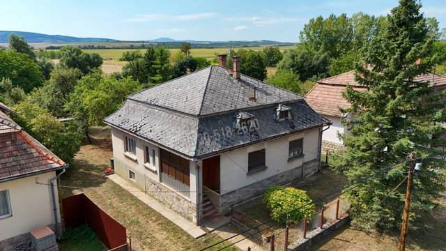 Eladó családi ház, Szátokon 25.9 M Ft, 3 szobás