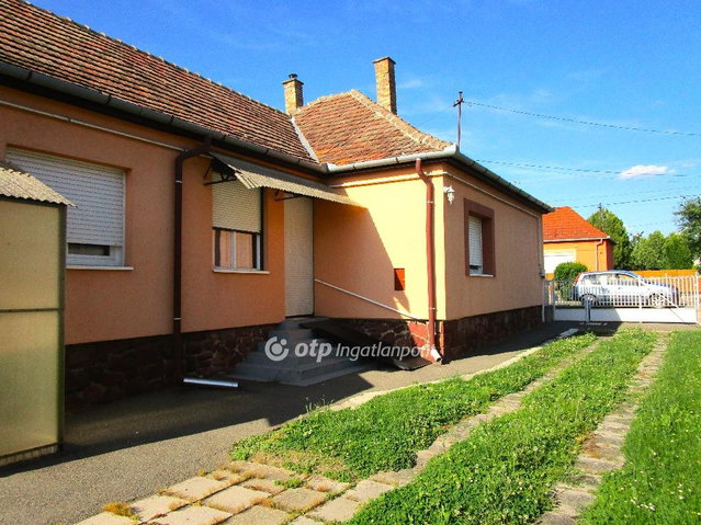Eladó családi ház, Kaposváron 49.9 M Ft, 3+1 szobás