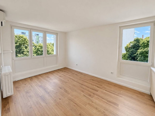 Eladó téglalakás, Pécsett 43.5 M Ft, 2 szobás
