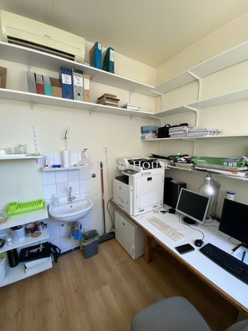Eladó iroda, Pécsett, Budai Nagy Antal utcában 15 M Ft