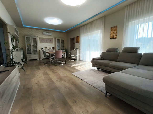 Eladó családi ház, Algyőn 194.9 M Ft, 5 szobás