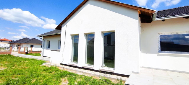 Eladó családi ház, Ráckevén 87.9 M Ft, 4 szobás