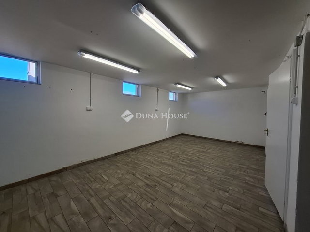 Kiadó iroda, Kiskunfélegyházán 80 E Ft / hó