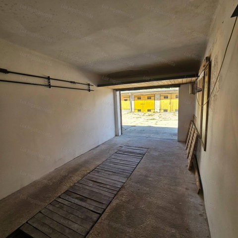 Eladó garázs, Oroszlányban 7.5 M Ft / költözzbe.hu