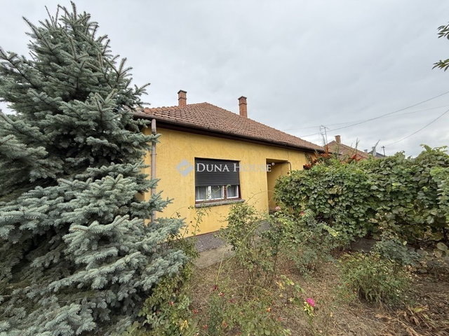 Eladó családi ház, Kecskeméten 65 M Ft, 3 szobás