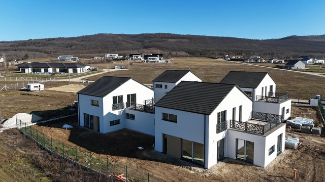 Eladó családi ház, Budajenőn 178.9 M Ft, 5 szobás