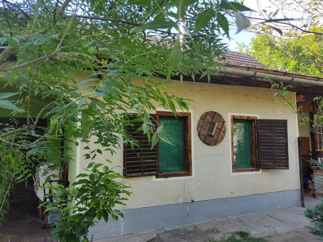 Eladó családi ház, Tápiószőlősön 32.9 M Ft, 4 szobás