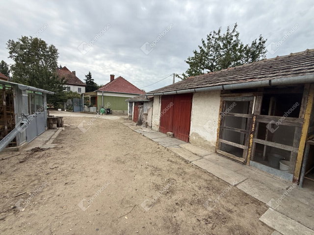 Eladó családi ház, Enyingen 39.99 M Ft, 3 szobás