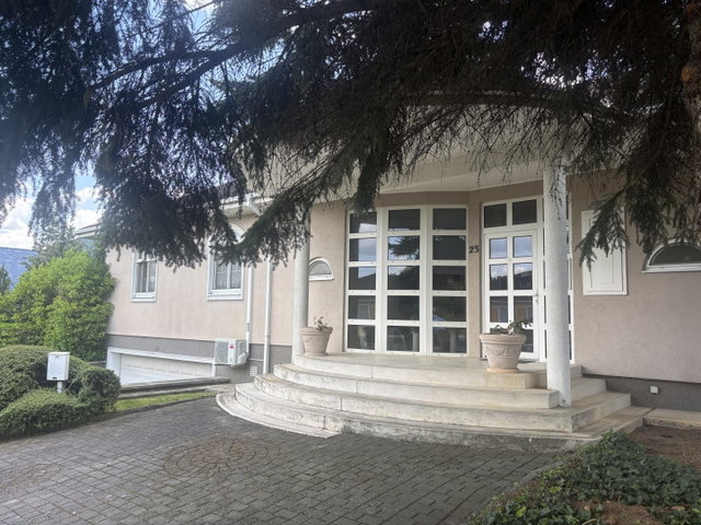 Eladó családi ház, Budajenőn 225 M Ft, 3 szobás
