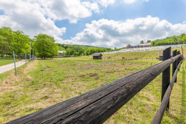 Eladó mezogazdasagi ingatlan, Szekszárdon 72 M Ft