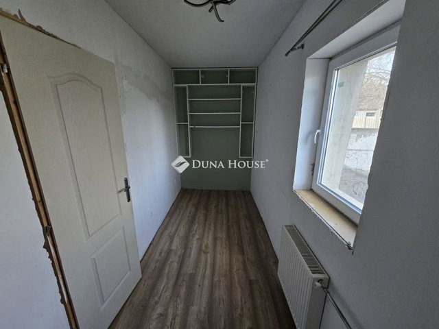Eladó családi ház, Szegeden 53 M Ft, 4 szobás