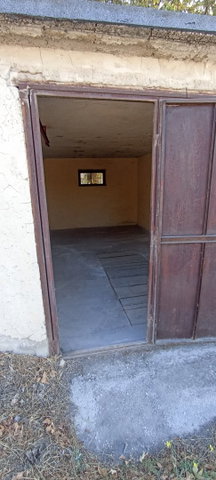 Eladó garázs, Várpalotán, Fehérvári úton 6.5 M Ft