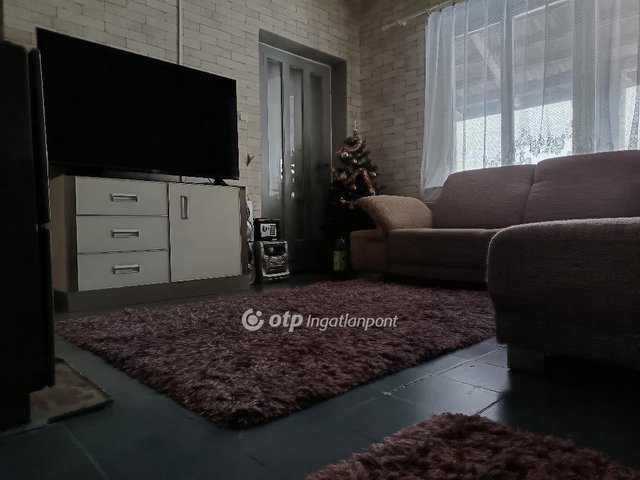 Eladó családi ház, Hajdúszováton 18 M Ft, 3 szobás