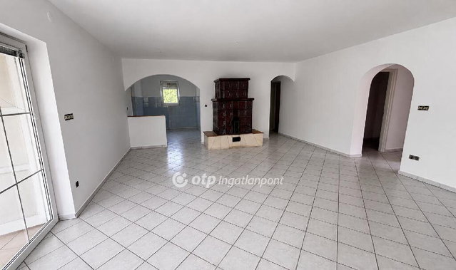 Eladó családi ház, Cserszegtomajon 119.9 M Ft, 5 szobás