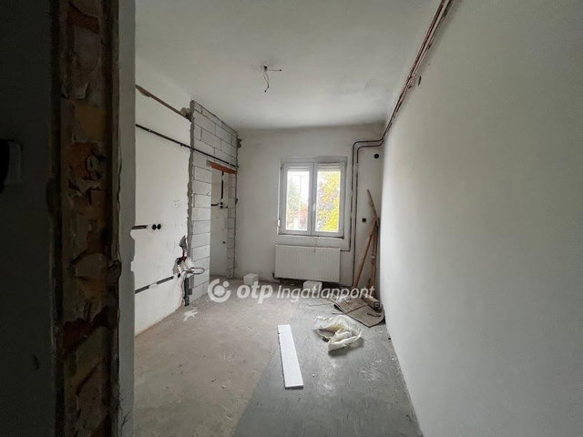 Eladó téglalakás, Dunavecsén 35.7 M Ft, 2+1 szobás