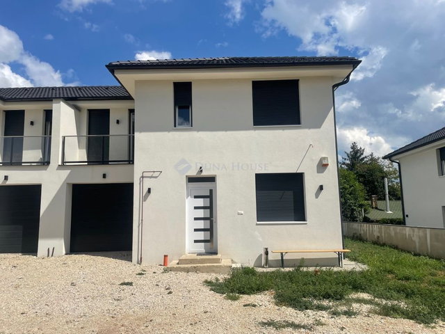 Eladó ikerház, Debrecenben 150 M Ft, 5 szobás