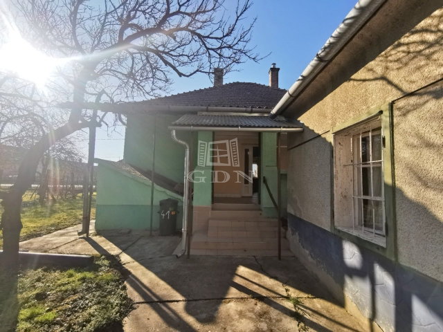 Eladó családi ház, Alsórajkon 19.99 M Ft, 2 szobás