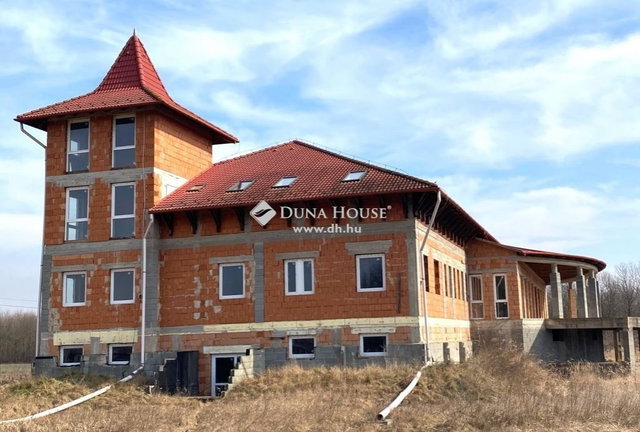 Eladó hotel, Györgytarlón 180 M Ft, 3 szobás