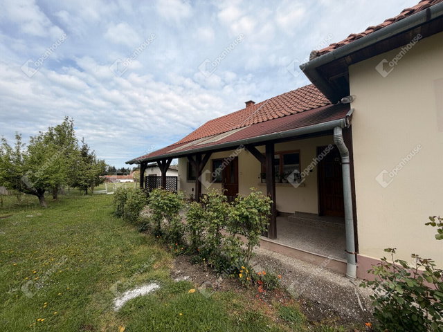 Eladó családi ház, Rédicsen 49 M Ft, 5 szobás