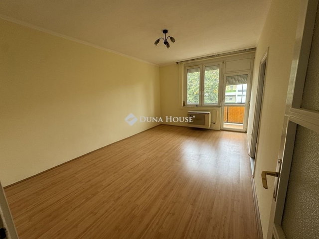 Eladó téglalakás, Zalaegerszegen 36 M Ft, 2 szobás