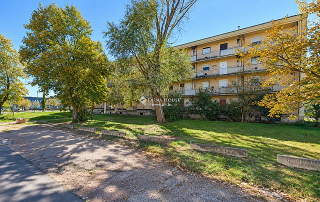 Eladó téglalakás, Kecskeméten 25.9 M Ft, 2 szobás