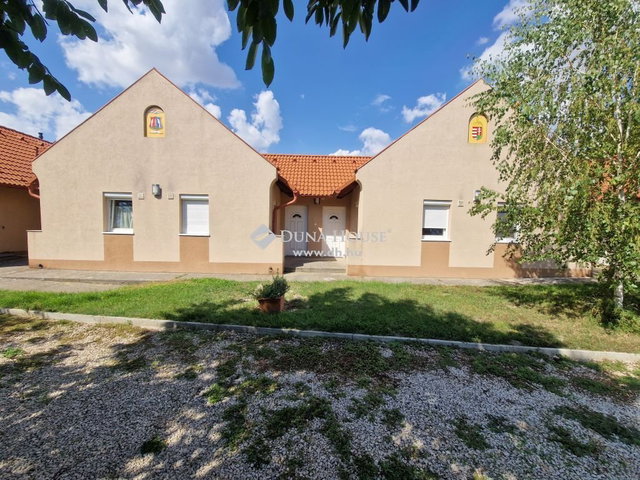 Eladó hotel, Bácsbokodon 74.9 M Ft, 7 szobás