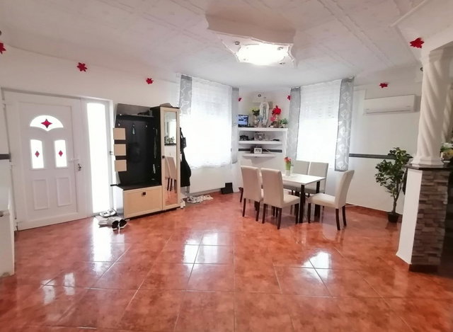 Eladó családi ház, Pusztaszabolcson 69.9 M Ft, 3 szobás