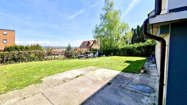 Eladó családi ház, Hévízen 245 M Ft, 7+2 szobás