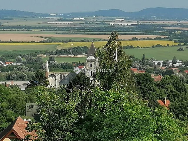 Eladó telek, Zsámbékon 9.9 M Ft / költözzbe.hu
