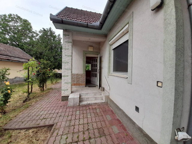 Eladó családi ház, Tiszavárkonyban 32 M Ft, 4 szobás