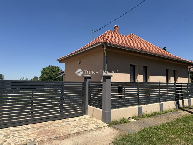 Eladó családi ház, Egyházashetyén 59 M Ft, 1 szobás