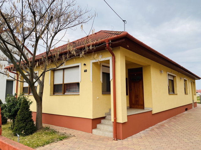 Eladó családi ház, Újhartyánon 113.9 M Ft, 4+1 szobás