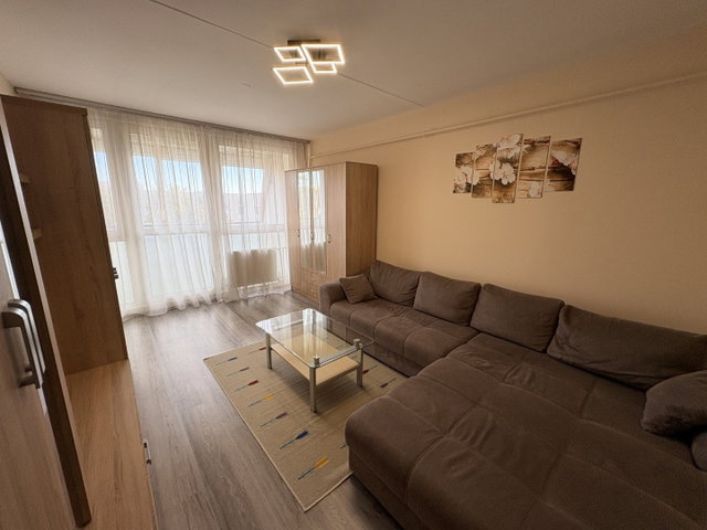 Kiadó panellakás, albérlet, Kaposváron 180 E Ft / hó, 3 szobás