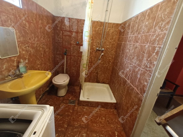 Eladó családi ház, Lábatlanon 39 M Ft, 5 szobás