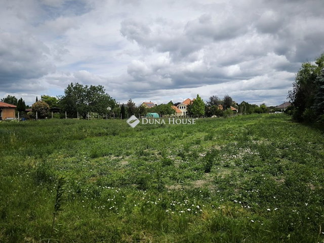 Eladó telek, Győrújfalun 75 M Ft / költözzbe.hu