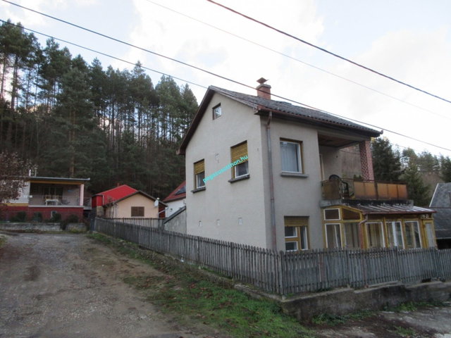 Eladó nyaraló, Arlón 10.5 M Ft, 3 szobás / költözzbe.hu