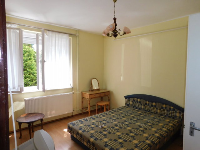 Eladó családi ház, Zalakaroson 85 M Ft, 12 szobás