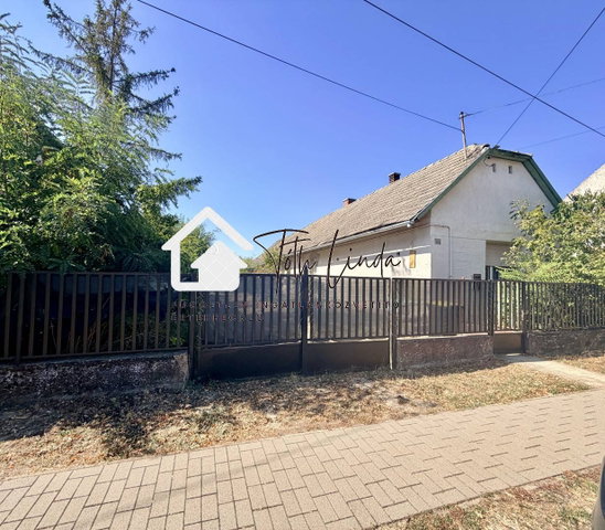 Eladó családi ház, Vértesbogláron 43.9 M Ft, 2 szobás