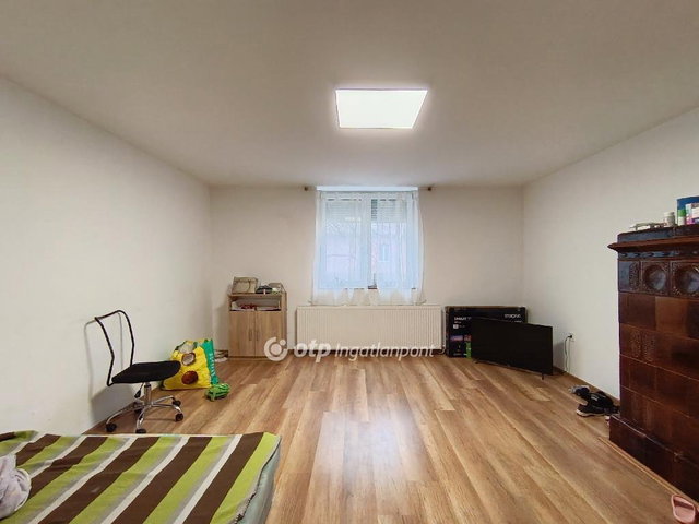 Eladó családi ház, Csongrádon 42 M Ft, 4 szobás