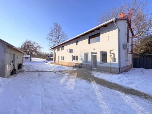 Kiadó ipari ingatlan, Pécsett, Kisbalokány dűlőn 850 E Ft / hó