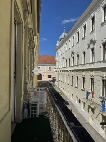 Eladó téglalakás, Pécsett 139.9 M Ft, 3 szobás