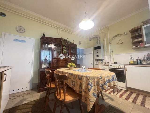 Eladó családi ház, Cserkeszőlőn 52.5 M Ft, 3 szobás