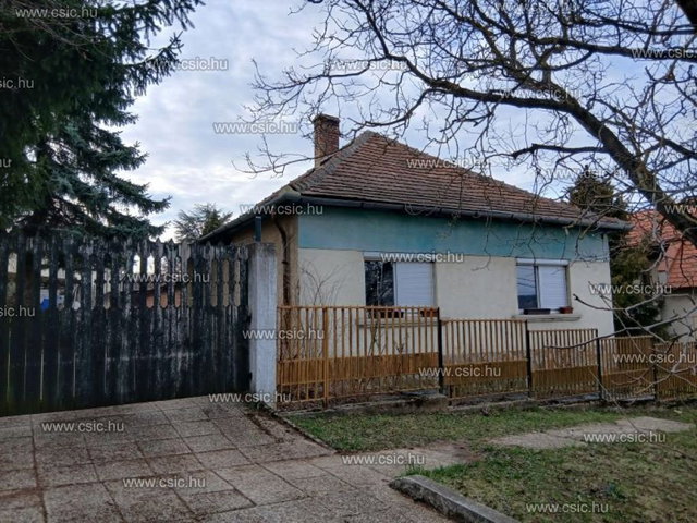 Eladó családi ház, Nagykovácsiban 105 M Ft, 2 szobás