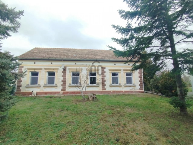 Eladó családi ház, Ádándon 219 M Ft, 5 szobás