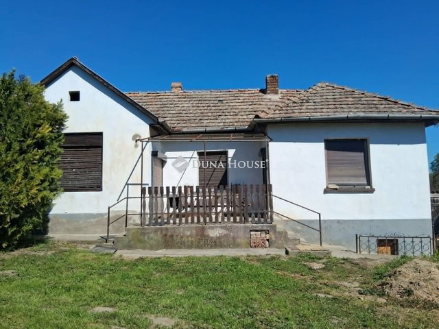 Eladó családi ház, Karádon 24.5 M Ft, 3 szobás